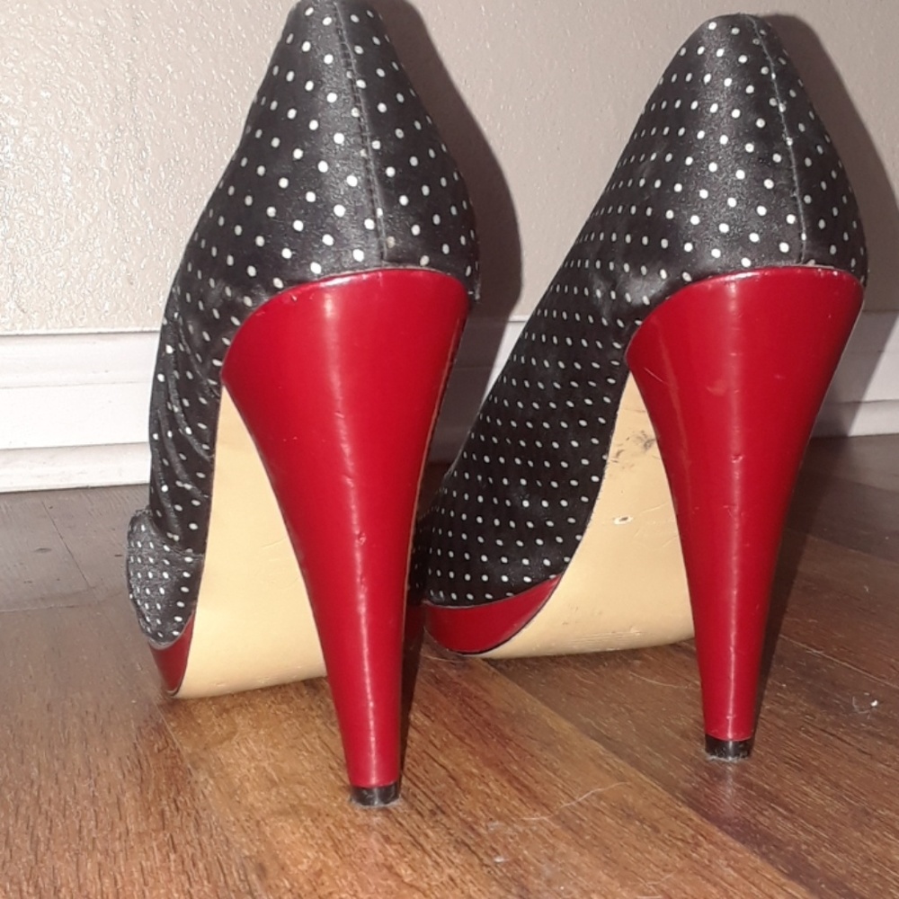 Polka dot heels. - Picture 4 of 5